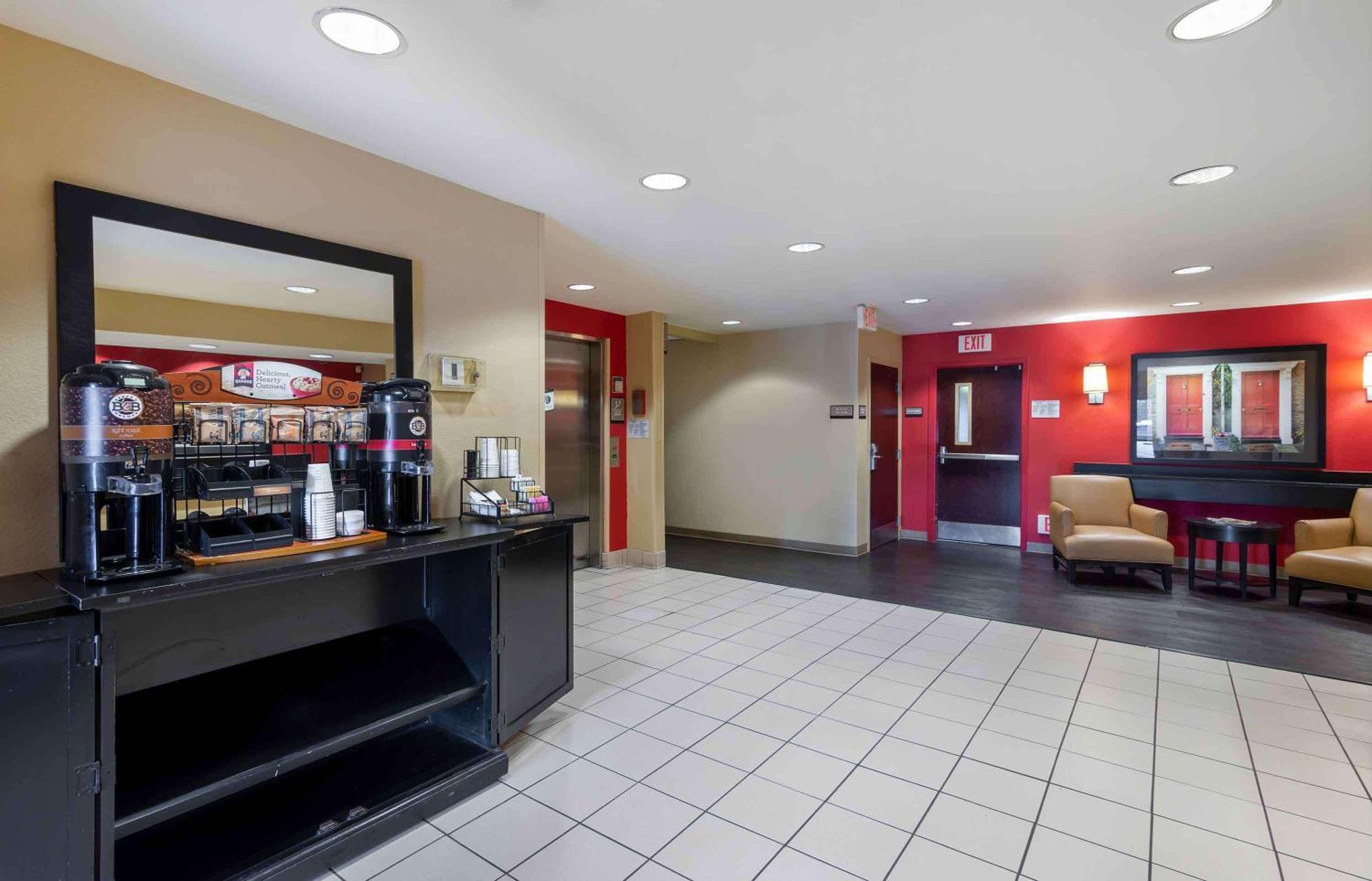 Suburban Studios Columbus Bradley Park Exterior foto