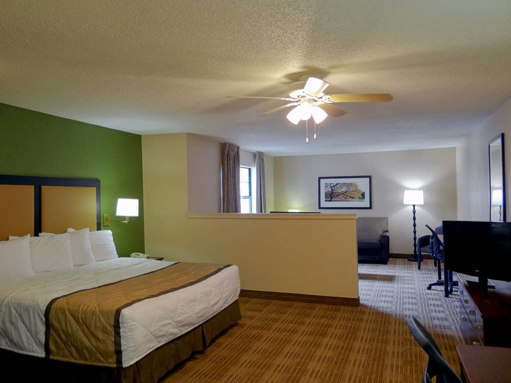 Suburban Studios Columbus Bradley Park Quarto foto