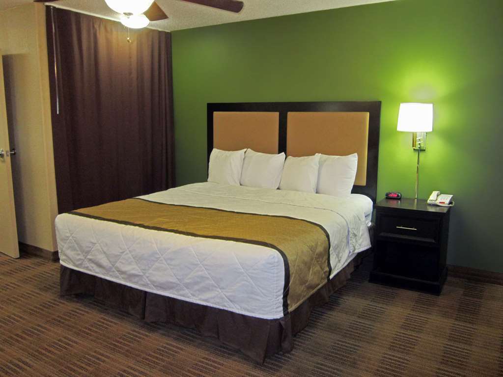 Suburban Studios Columbus Bradley Park Quarto foto