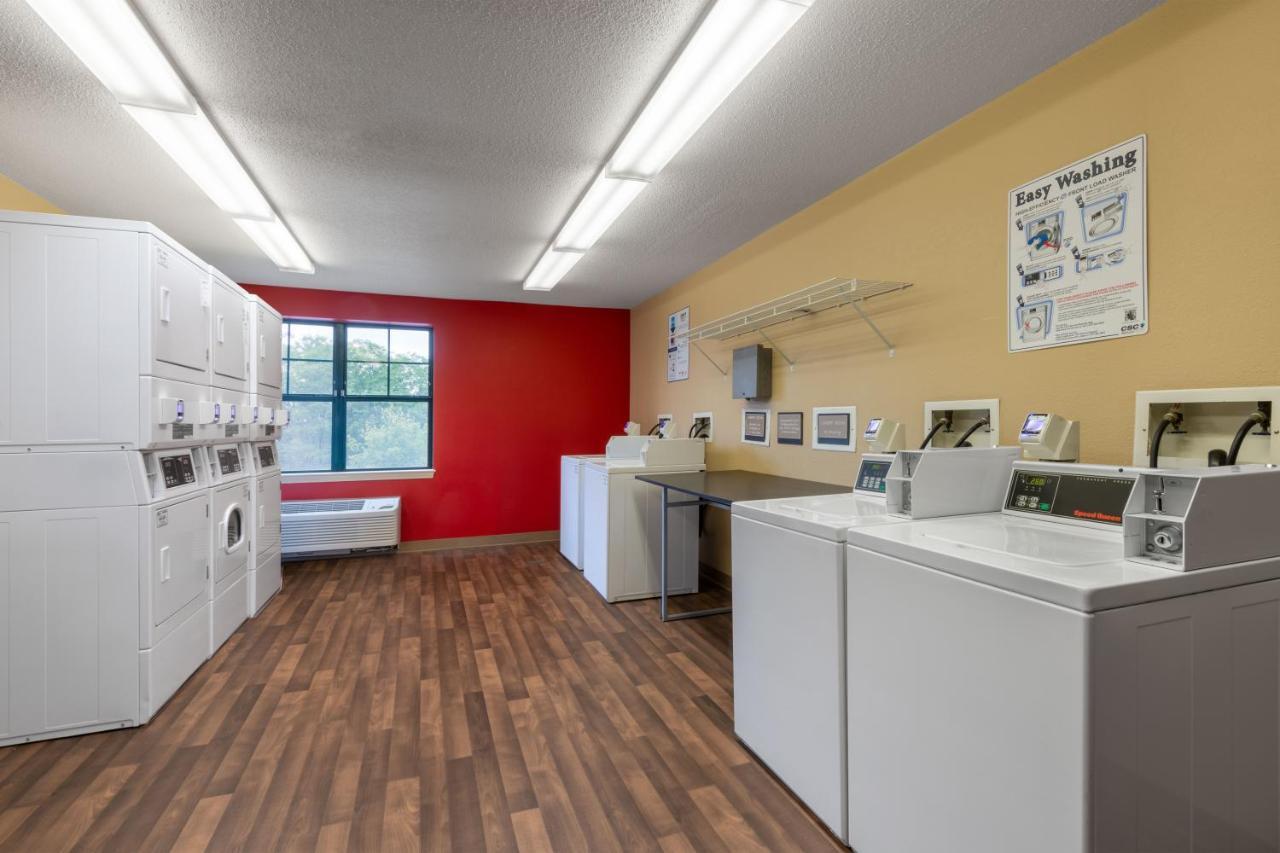 Suburban Studios Columbus Bradley Park Exterior foto